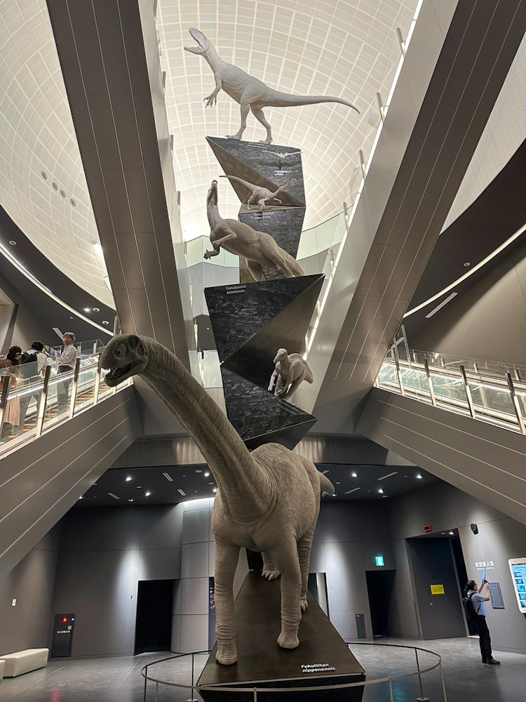 日本北陸.景點 世界級恐龍王國!福井縣立恐龍博物館，一秒走進侏羅紀世界