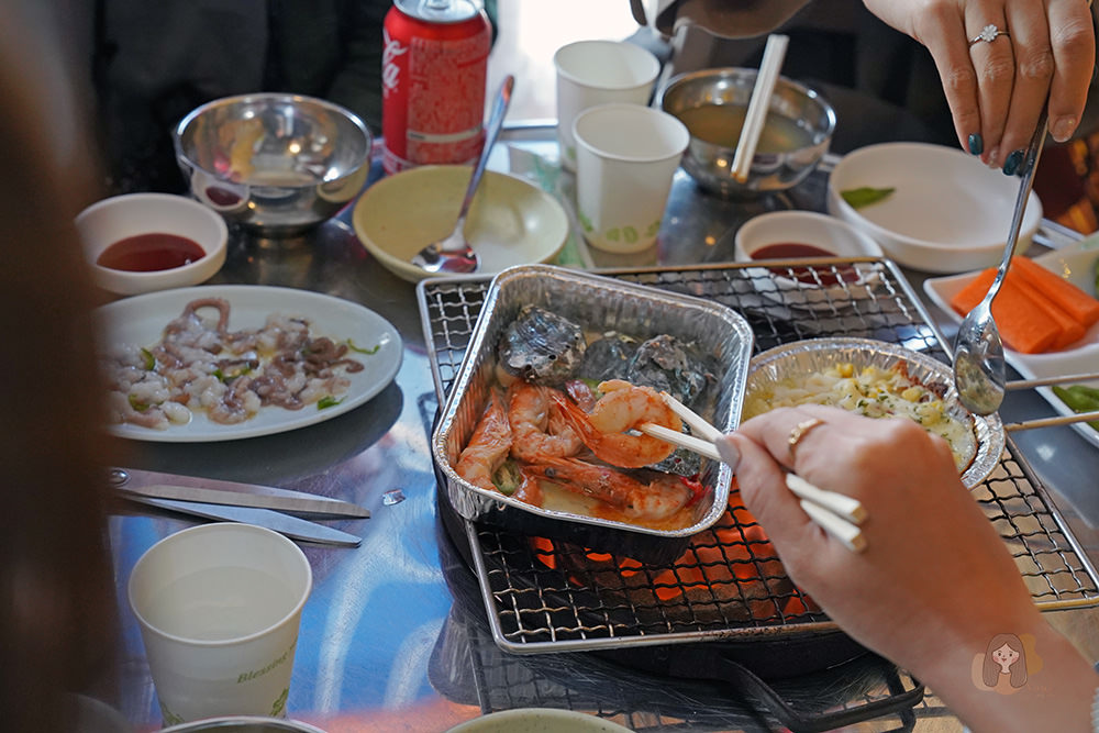 釜山影島太宗台烤貝街 태종대조개구이촌-太宗台札嘎庭院姨母家 태종대 자갈마당 이모집