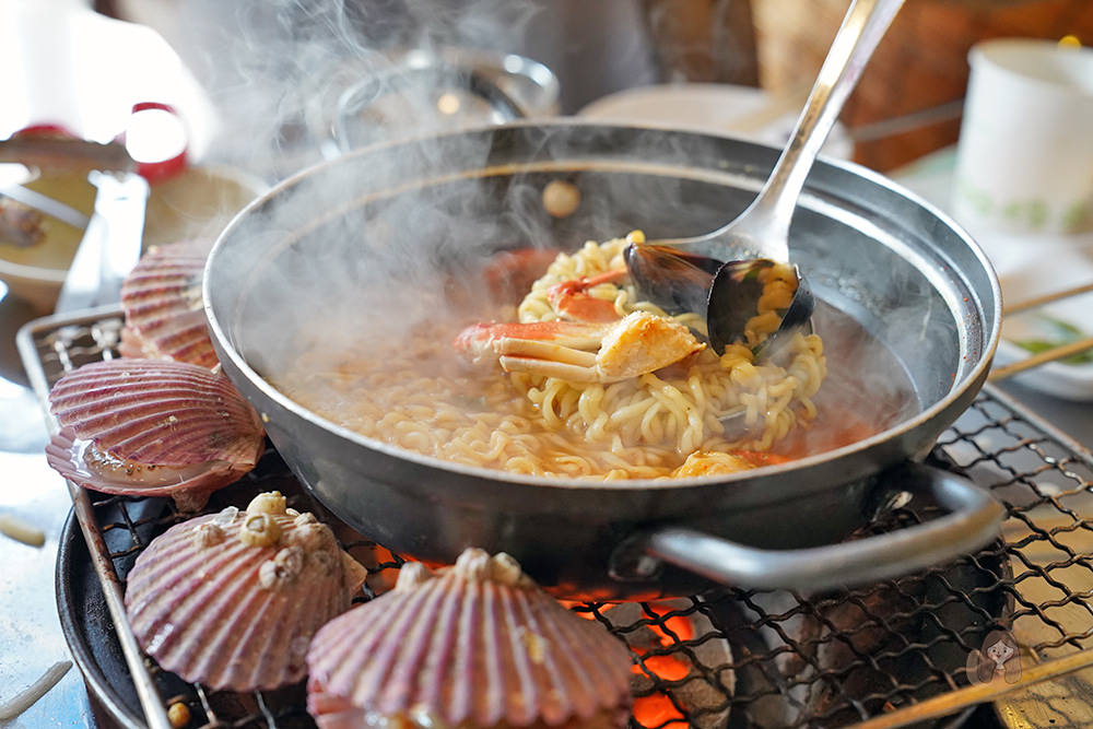 釜山影島太宗台烤貝街 태종대조개구이촌-太宗台札嘎庭院姨母家 태종대 자갈마당 이모집