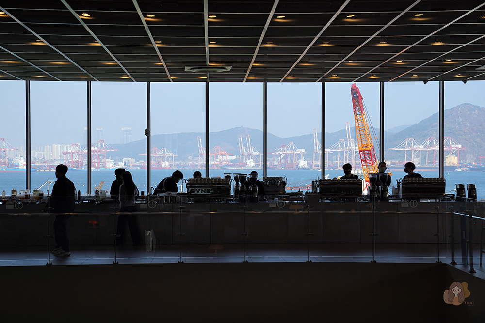 釜山-P.ARK-피아크-玻璃屋海景咖啡，階梯座位環景觀海-烘焙麵包、甜點必吃，釜山影島新開幕的複合式文化空間