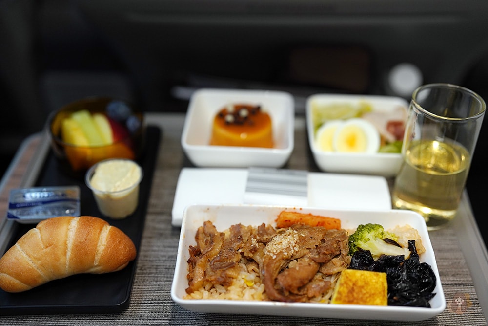 星宇航空 STARLUX 台北-舊金山天天直飛,AIRBUS A350-900 豪經艙座位、餐點、過夜包完整開箱 - 第29張圖 STARLUX-星宇航空台北舊金山-TPE-SFO-豪經艙