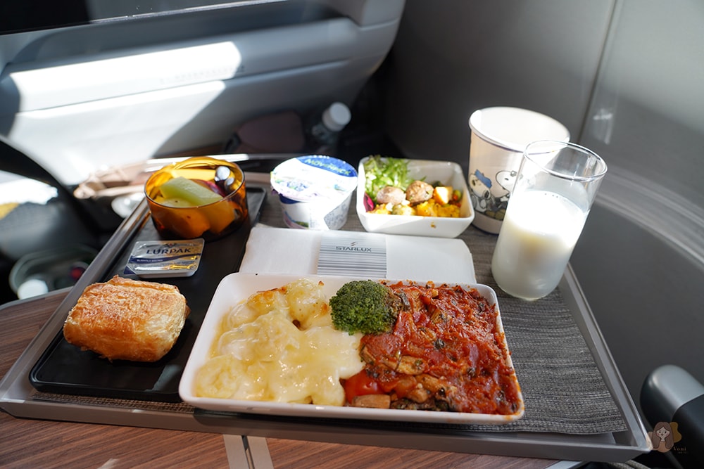 星宇航空 STARLUX 台北-舊金山天天直飛,AIRBUS A350-900 豪經艙座位、餐點、過夜包完整開箱 - 第36張圖 STARLUX-星宇航空台北舊金山-TPE-SFO-豪經艙