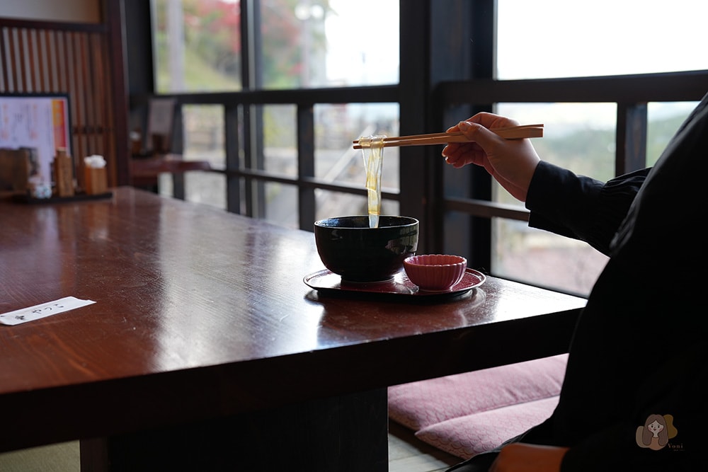 吉野山賞櫻賞楓必吃美食,藏王堂前柿葉壽司 やっこ (Yakko) 佐四季絕美景色 - 第23張圖 吉野山藏王堂前柿葉壽司-やっこ-Yakko