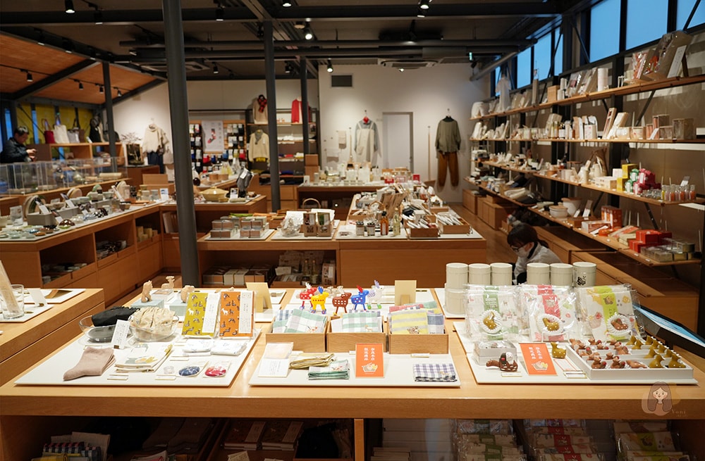 奈良市內一日遊輕旅行,慢旅奈良公園,走訪東大寺、浮見堂、依水園、中川政七 - 第82張圖 奈良中川政中七