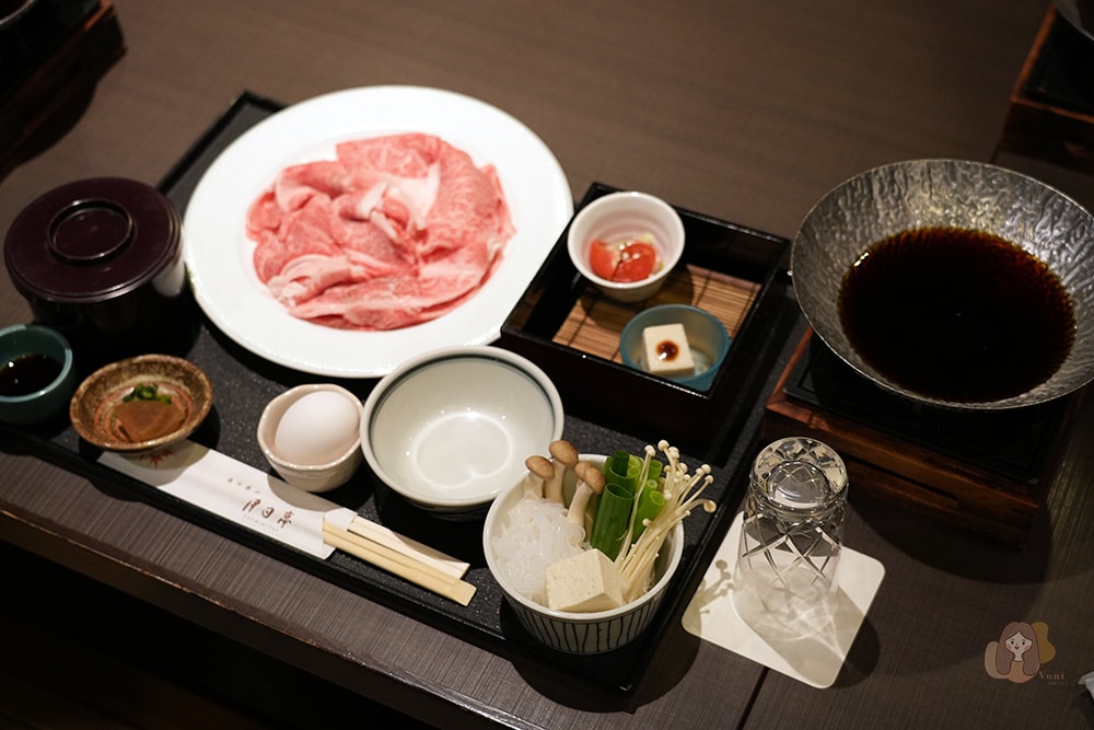 奈良市內一日遊輕旅行,慢旅奈良公園,走訪東大寺、浮見堂、依水園、中川政七 - 第74張圖 近鐵奈良站月日亭