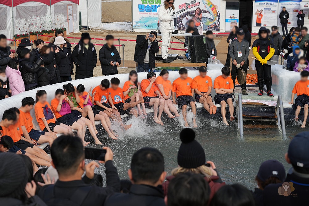 冰雪王國華川山鱒魚節,韓國江原道冬季限定慶典活動,冰釣、烤魚、冰雕、冰上活動及聖誕老人見面會 - 第28張圖 冰雪王國華川山鱒魚節 얼음나라화천산천어축제