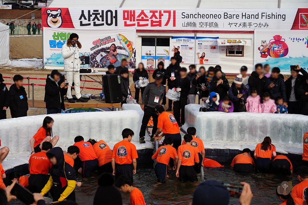 冰雪王國華川山鱒魚節,韓國江原道冬季限定慶典活動,冰釣、烤魚、冰雕、冰上活動及聖誕老人見面會 - 第30張圖 冰雪王國華川山鱒魚節(얼음나라화천산천어축제)