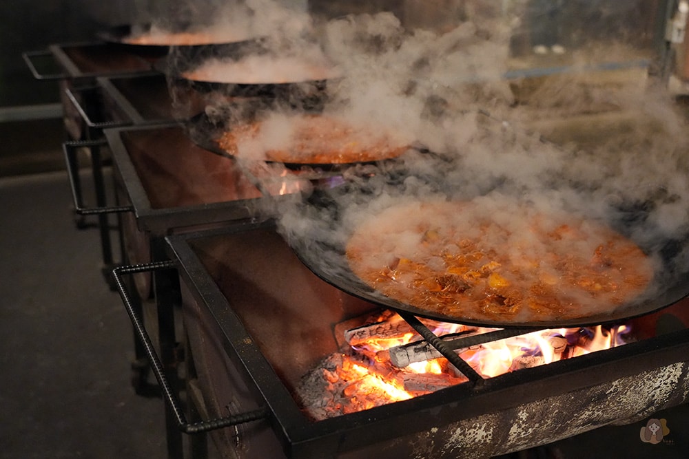 春川九峰農場鍋蓋辣雞湯 춘천 구봉농원 솥뚜껑 닭볶음탕