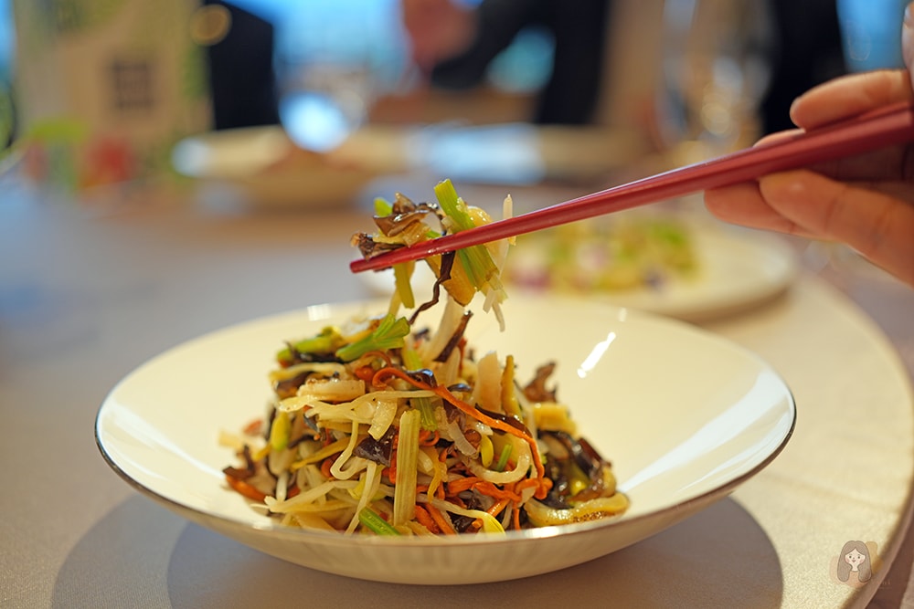 邂逅圓山大飯店! 金龍餐廳國宴級餐點佐河岸、101美景,地底下超潮神祕酒吧覓到 by 吧沐 - 第16張圖 圓山大飯店金龍餐廳,覓到-by-吧沐