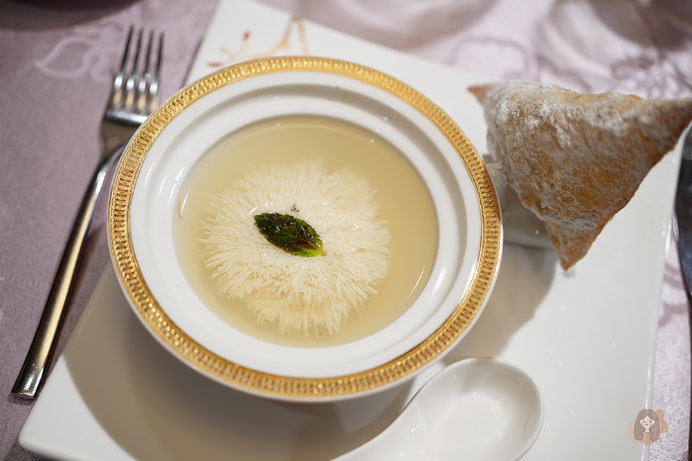 邂逅圓山大飯店! 金龍餐廳國宴級餐點佐河岸、101美景,地底下超潮神祕酒吧覓到 by 吧沐 - 第35張圖 圓山大飯店金龍餐廳,覓到-by-吧沐