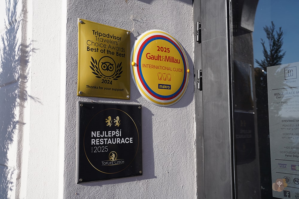 布拉格美食 Restaurant Mlýnec 查理大橋旁絕美河景餐廳,米其林推薦的現代捷克料理 - 第4張圖 布拉格伏爾瓦塔河畔餐廳-Restaurant-Mlýnec