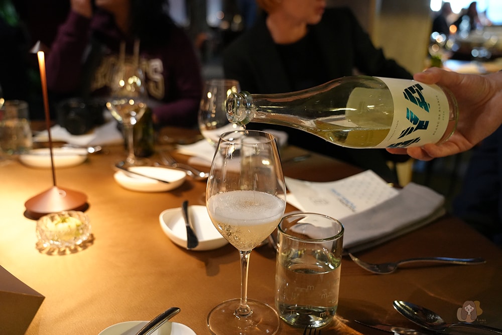布拉格美食 Restaurant Mlýnec 查理大橋旁絕美河景餐廳,米其林推薦的現代捷克料理 - 第14張圖 布拉格伏爾瓦塔河畔餐廳-Restaurant-Mlýnec