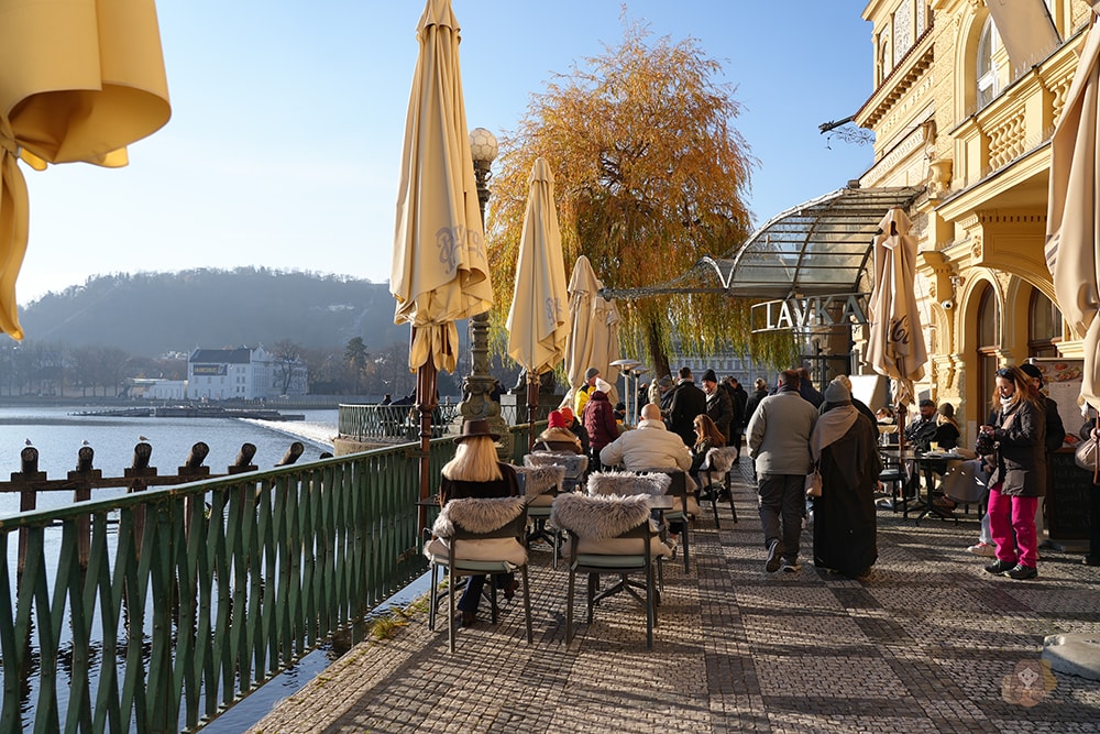 布拉格美食 Restaurant Mlýnec 查理大橋旁絕美河景餐廳,米其林推薦的現代捷克料理 - 第17張圖 布拉格伏爾瓦塔河畔餐廳-Restaurant-Mlýnec