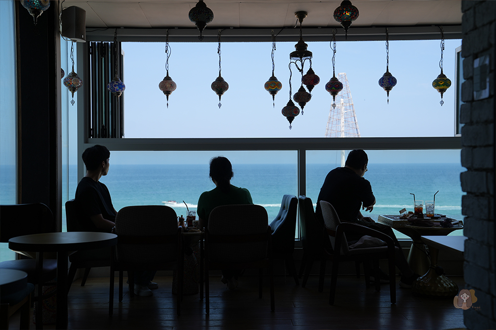 江原道安木海邊 안목해변,韓國東部的一片絕美果凍藍海岸,氣氛爆表 - 第13張圖 安木海邊-안목해변-Anmok-Beach