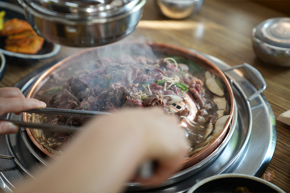 昔日老房 옛날옛집,春川韓牛銅盤烤肉,鮮甜肉汁與炭火香氣交融出絕對好味 - 第10張圖 春川韓牛銅盤烤肉-昔日老房-옛날집-老房子木炭烤肉