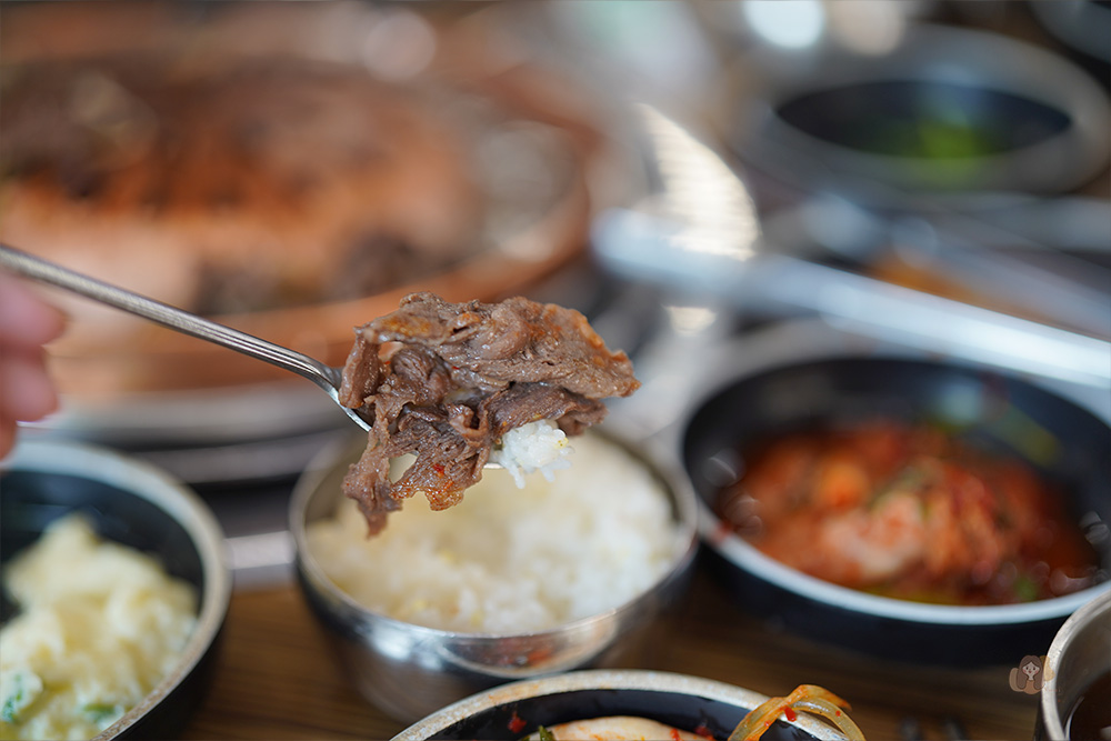 昔日老房 옛날옛집,春川韓牛銅盤烤肉,鮮甜肉汁與炭火香氣交融出絕對好味 - 第13張圖 春川韓牛銅盤烤肉-昔日老房-옛날집-老房子木炭烤肉