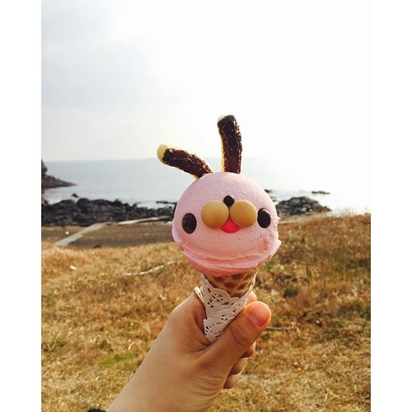 Korean-rabbit-ice-cream-6.jpg
